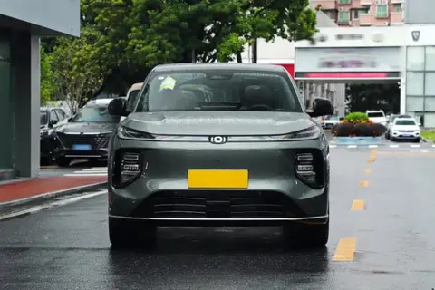 亲子座驾2选1，长安启源Q07和宋PLUS DM-i，买谁更划算？