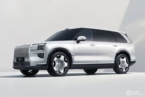 极氪9X上市四月交付破3万，登顶50万级豪华新能源SUV销量榜首