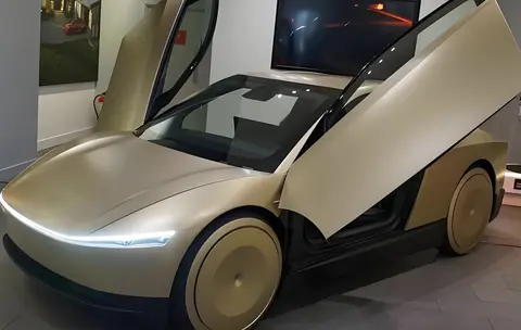 还在鼓吹弯道超车？特斯拉在憋大招